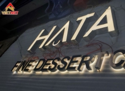 Gia công chữ inox trắng xước Hata Fine Dessert Cafe